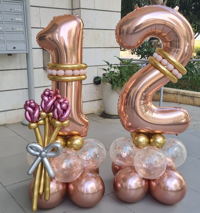 סידור בלונים 12 ספרות בת מצווה בגוון רוז גולד