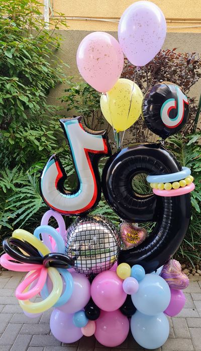 סידור בלונים טיק טוק