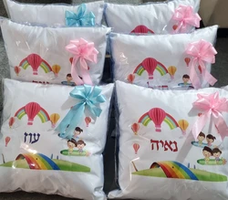 כרית ממותגת